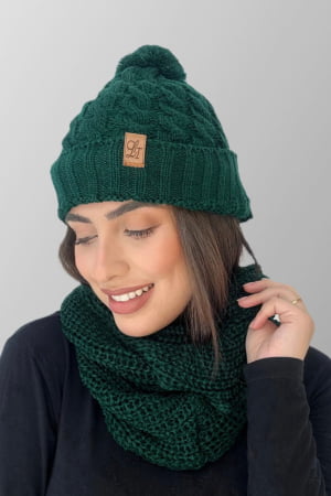 CONJUNTO GORRO E GOLA POMPOM VERDE FLORESTA