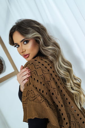 Blusa rendada- marrom couro
